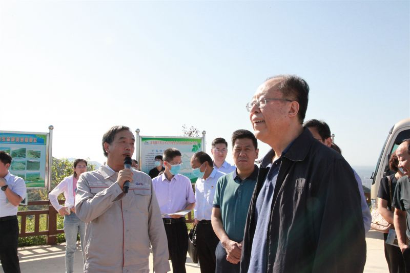 
				   
					河南省人大常委會黨組副書記、副主任馬懿一行到洛陽黃河同力調(diào)研
				 